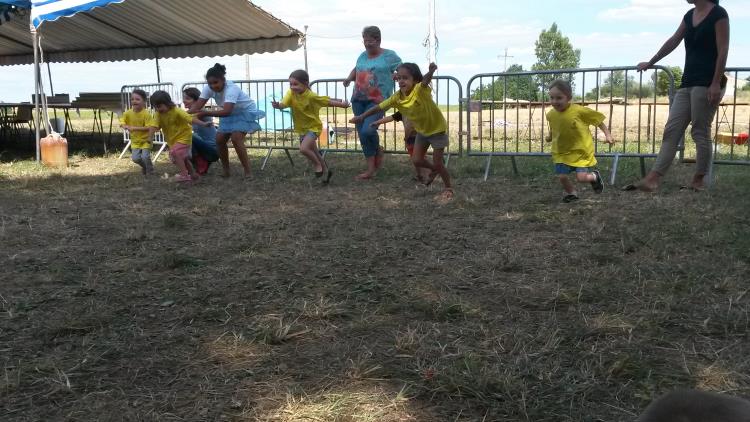 Jeux d'enfants à Escayre (31)