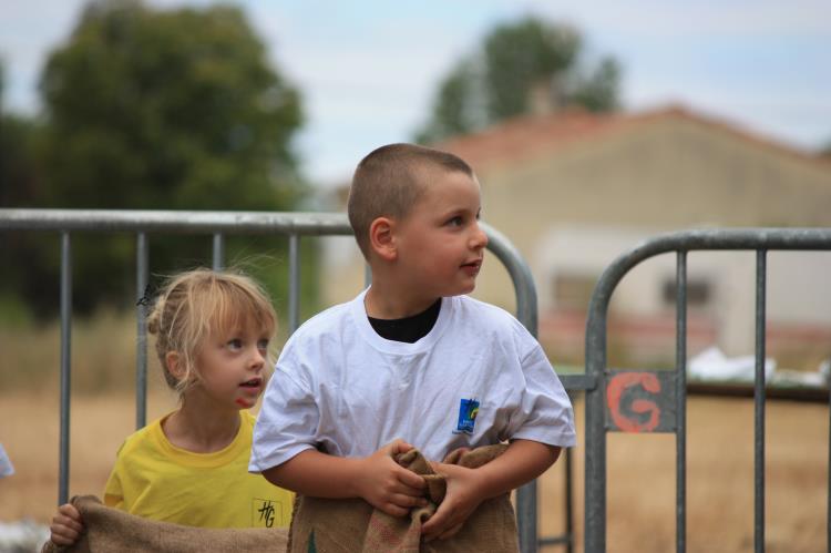 Jeux d'enfants à Escayre (84)