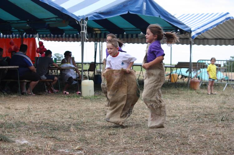 Jeux d'enfants à Escayre (138)