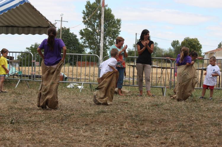 Jeux d'enfants à Escayre (144)