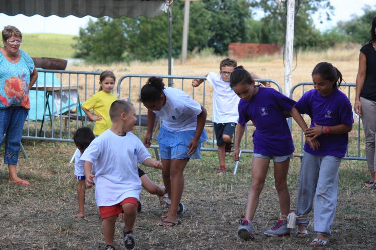 Jeux d'enfants à Escayre (255)