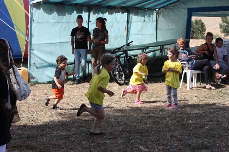 Jeux d'enfants à Escayre (283)