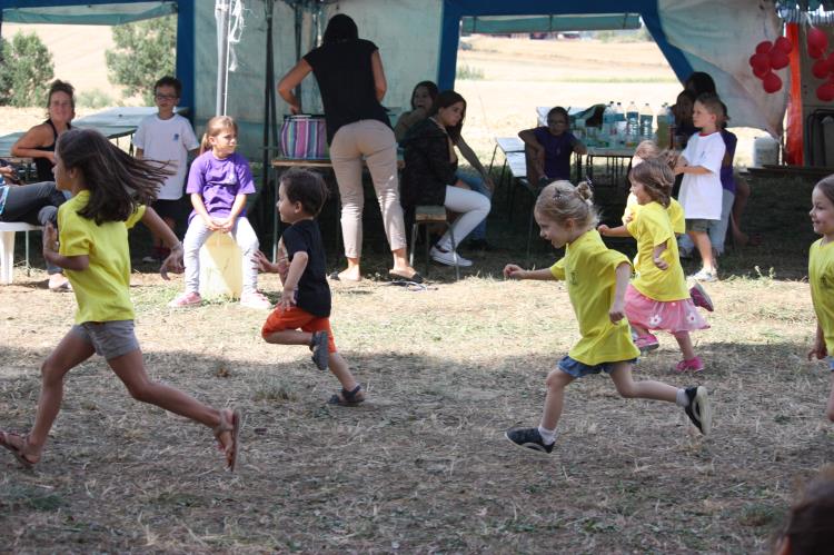 Jeux d'enfants à Escayre (278)