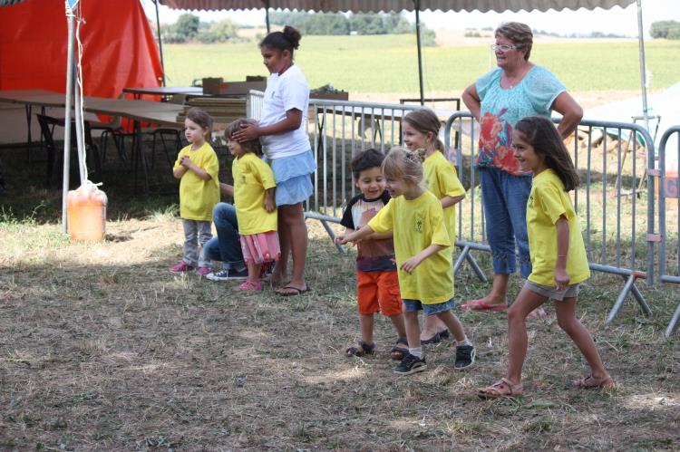 Jeux d'enfants à Escayre (274)