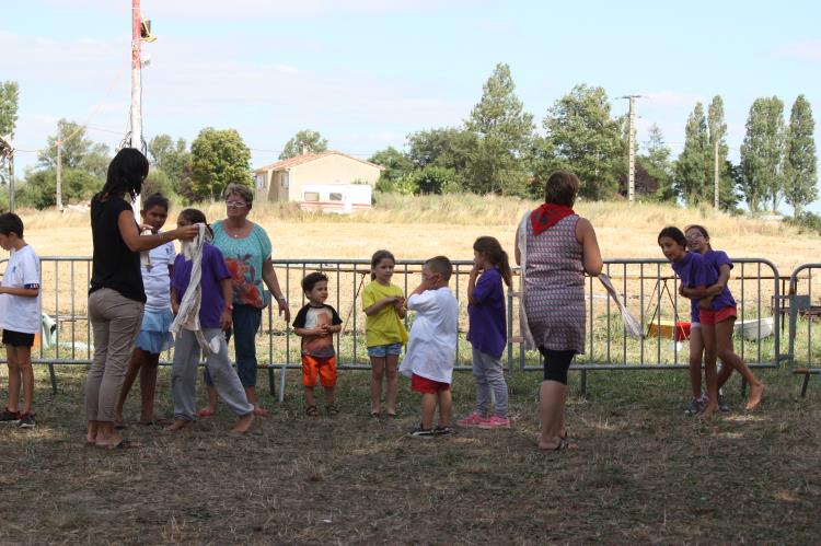 Jeux d'enfants à Escayre (318)