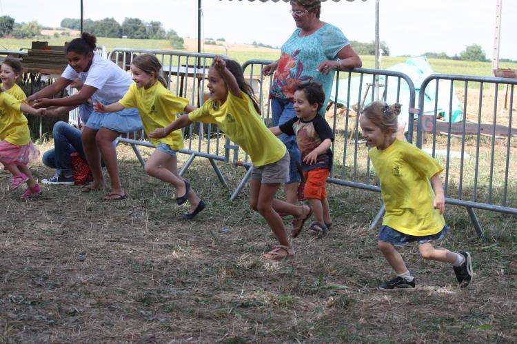 Jeux d'enfants à Escayre (301)