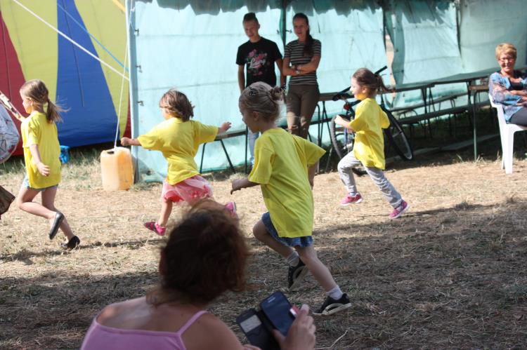 Jeux d'enfants à Escayre (309)