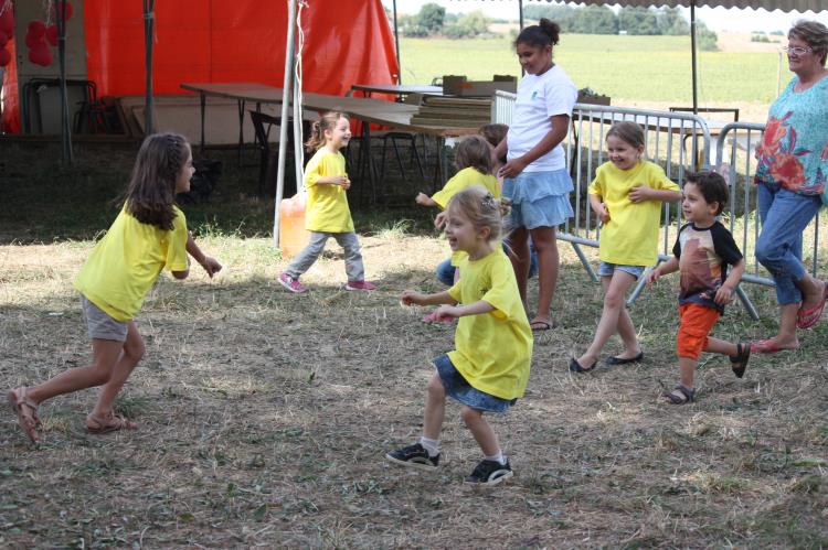 Jeux d'enfants à Escayre (299)