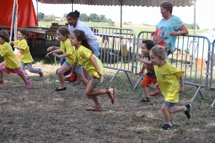 Jeux d'enfants à Escayre (302)