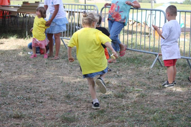 Jeux d'enfants à Escayre (312)