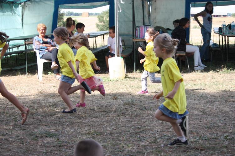 Jeux d'enfants à Escayre (307)