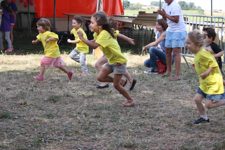 Jeux d'enfants à Escayre (303)