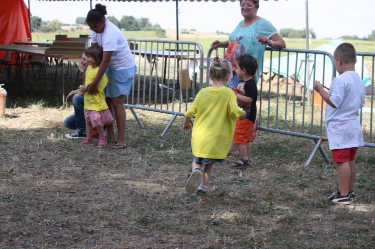 Jeux d'enfants à Escayre (314)